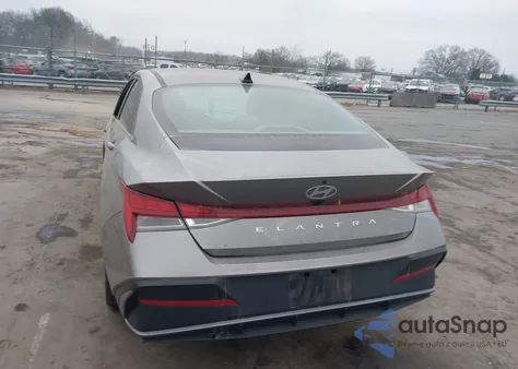 2024 Hyundai Elantra Sel z USA, uszkodzony, nr VIN KMHLS4DG8RU687364